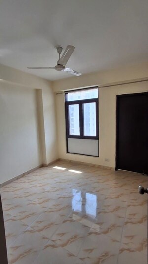 Room in 2 BHK Apartment at Apex Our Homes, Sector 37c – for Rent