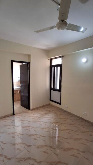 Room in 2 BHK Apartment at Apex Our Homes, Sector 37c – for Rent