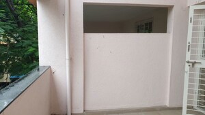Room in 4 BHK Apartment at Sayali Garden, Aundh – for Sale