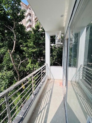 Balcony in 1 RK Builder Floor at Ameya One, Sector 42 – for Rent