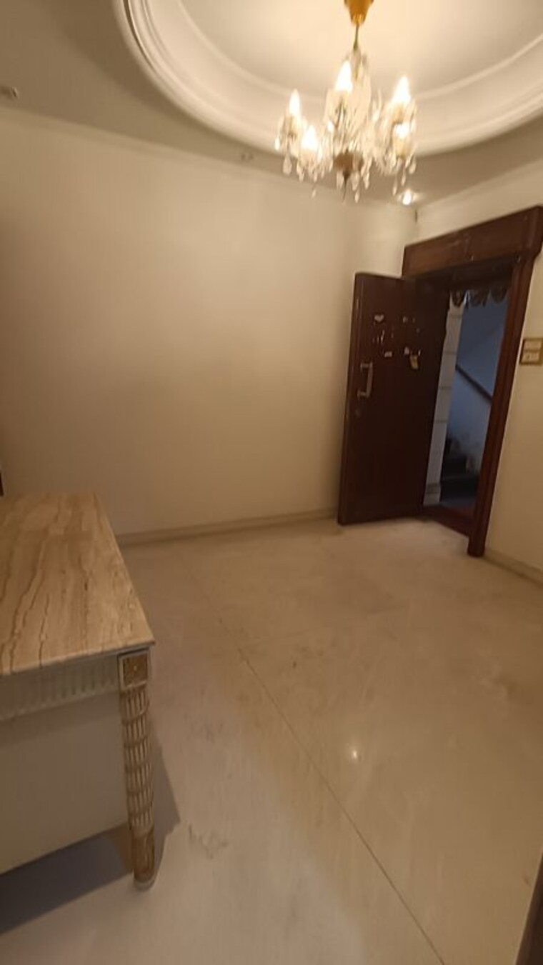 Room, marine drive 3 Bedroom 1400 Sq.Ft. Apartment In Marine Drive Mumbai 10276231