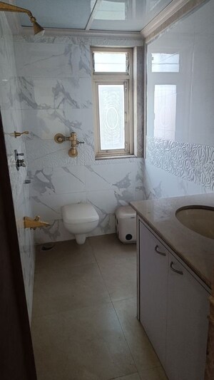 Bathroom in 3 BHK Apartment at Marine Drive – for Sale