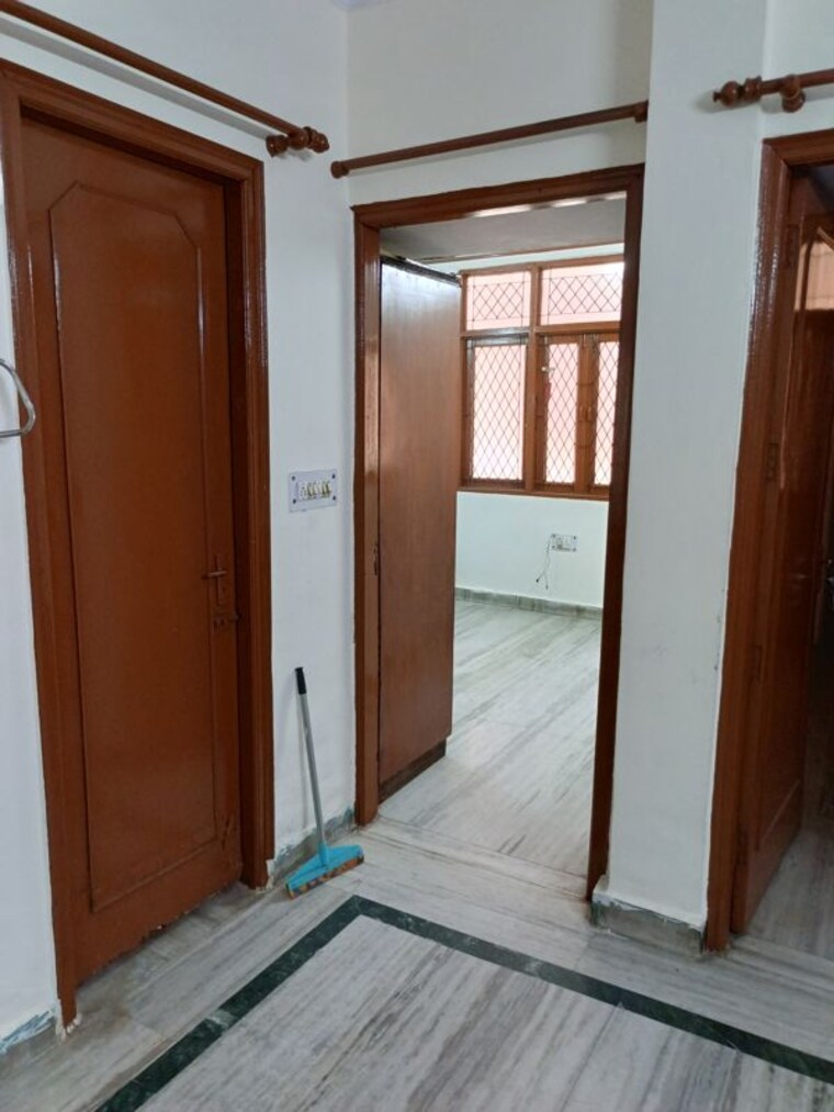 Room, govindpuri 2 Bedroom 60 Sq.Yd. Builder Floor In Govindpuri Delhi 10276307