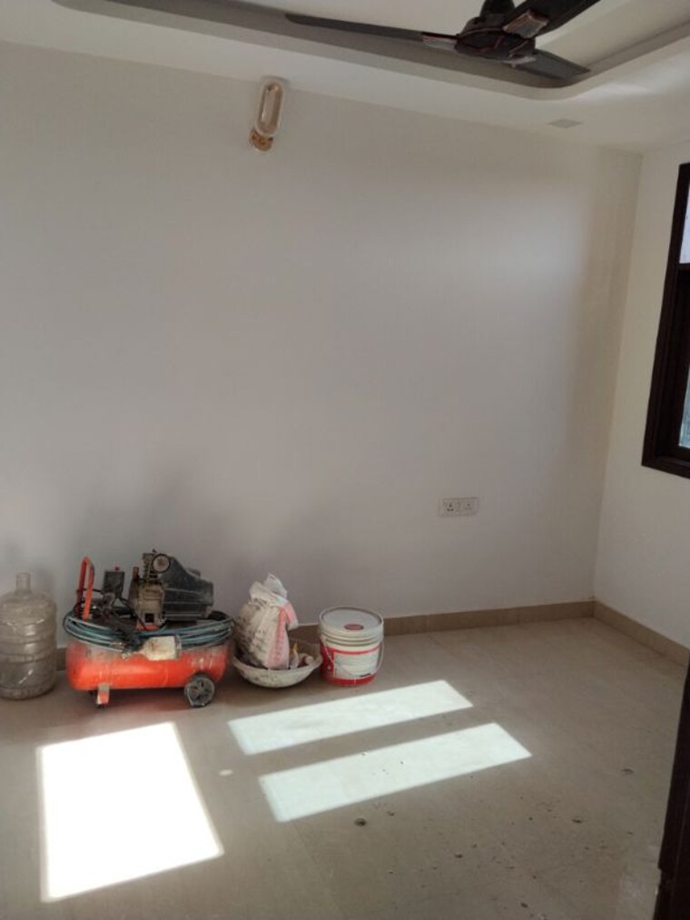 Room, khirki extension 2 Bedroom 85 Sq.Yd. Apartment In Khirki Extension Delhi 10276347