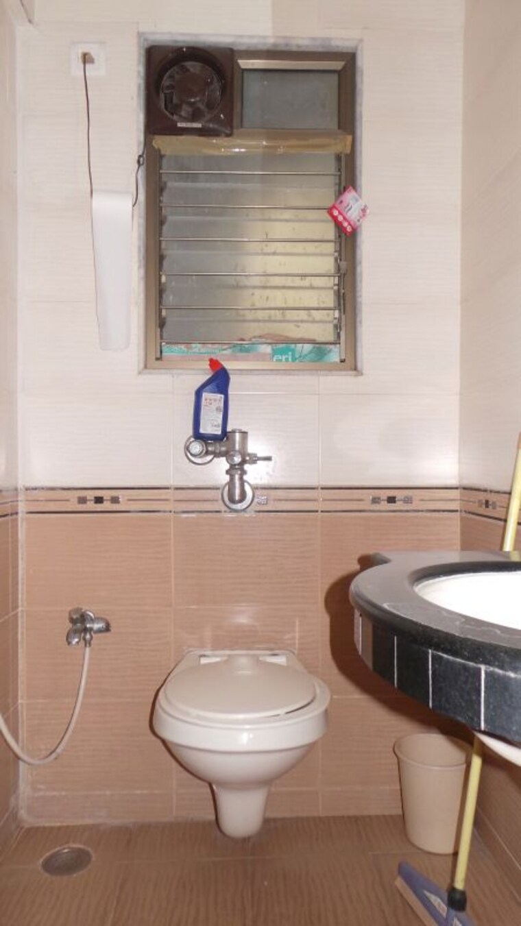 Bathroom, chrysalis-apartment 2 Bedroom 850 Sq.Ft. Apartment In Juhu Mumbai 10276348