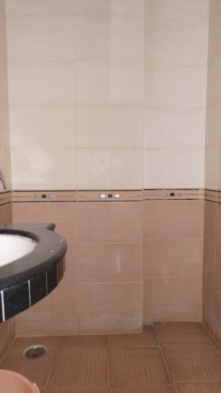 Bathroom, chrysalis-apartment 2 Bedroom 850 Sq.Ft. Apartment In Juhu Mumbai 10276348