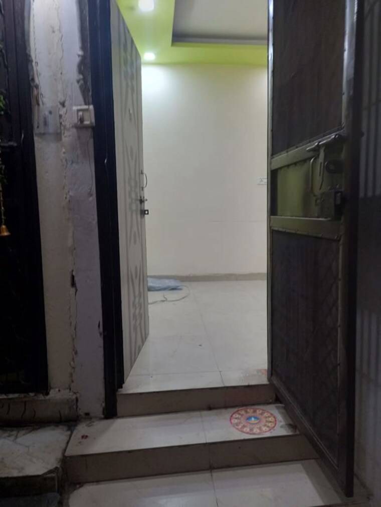 Bathroom, rohini sector 17 2 Bedroom 600 Sq.Ft. Builder Floor In Rohini Sector 17 Delhi 10276378