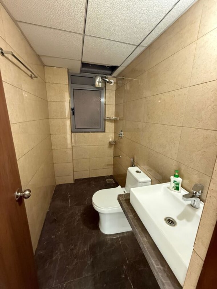 Bathroom, kalpataru-immensa-b 4 Bedroom 1753 Sq.Ft. Apartment In Kolshet Road Thane 10276367