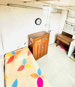 Master Bedroom in 1 BHK Builder Floor at Lajpat Nagar ii – for Rent