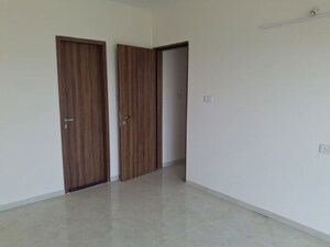 Room in 3 BHK Apartment at Kohinoor Shangrila, Pimpri – for Rent