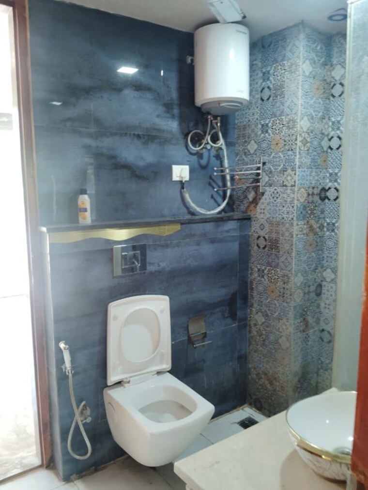 Bathroom, nangal dewat 4 Bedroom 3000 Sq.Ft. Builder Floor In Nangal Dewat Delhi 10276492