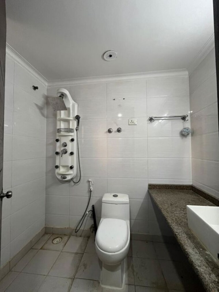 Bathroom, amrapali-heartbeat-city 4 Bedroom 3235 Sq.Ft. Apartment In Sector 107 Noida 10276518
