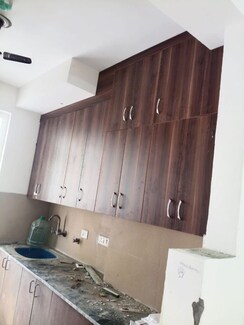 4 BHK + Servant Room Apartment For Rent in Amrapali Heartbeat City