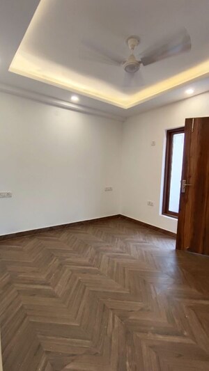 Room in 2 BHK Builder Floor at Saket – for Rent