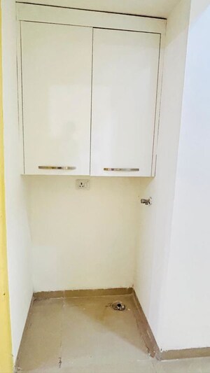 Room in 3 BHK Apartment at Jaypee Green Kosmos Phase II, Sector 134 – for Rent