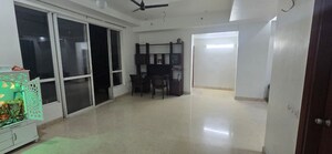 Room in 3.5 BHK Apartment at Jaypee Greens Knight Court, Sector 128 – for Rent