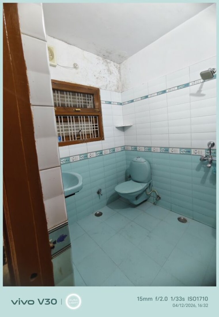 Bathroom, gomti nagar 2 Bedroom 2200 Sq.Ft. Independent House In Gomti Nagar Lucknow 10276579
