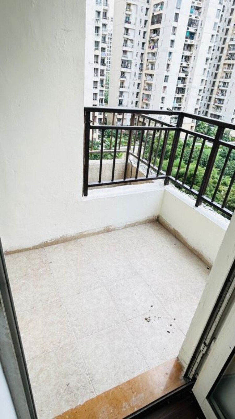 Balcony, jaypee-green-garden-isles-ii 2 Bedroom 950 Sq.Ft. Apartment In Sector 133 Noida 10276570