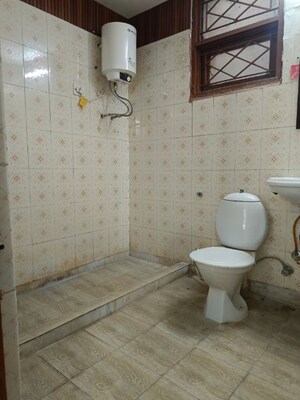 Bathroom in 3 BHK Builder Floor at Uppal Southend, Sector 49 – for Rent