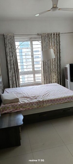 Bedroom in 2.5 BHK Apartment at Amanora Future Towers, Hadapsar – for Rent