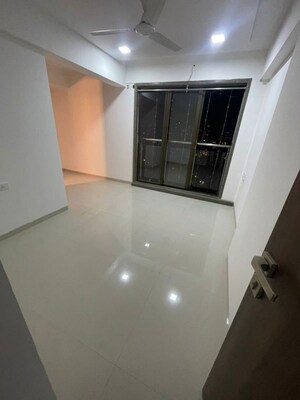 Furnished Amenities in 2 BHK Apartment at Kalpataru Magnus, Bandra East – for Rent