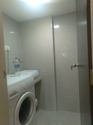 Bathroom in 2 BHK Apartment at Maker Tower, Cuffe Parade – for Sale