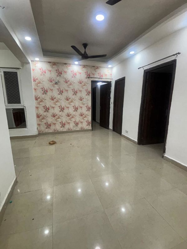 3 BHK + Extra Room Apartment For Rent in Kbnows Apartment