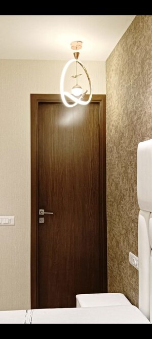 Furnished Amenities in 2 BHK Apartment at Castle Rock, Powai – for Rent