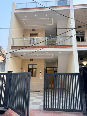 Kitchen in 2 BHK Builder Floor at GMADA Eco City, North Mullanpur – for Rent