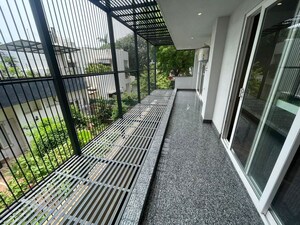 Balcony in 4 BHK Builder Floor at Dlf Phase I – for Rent
