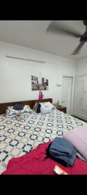 Bedroom in 2 BHK Apartment at Oakland Park, Andheri West – for Rent