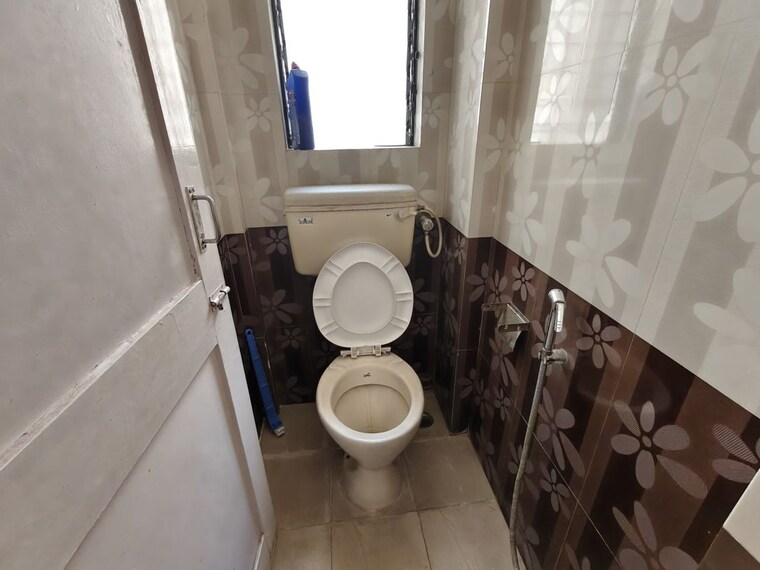 Bathroom, himgiri-lokupvan-phase-ii-chs-ltd 1 Bedroom 457 Sq.Ft. Apartment In Vasant Vihar Thane 10276791