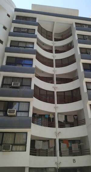 2 BHK Apartment For Rent in Falcon Castle, Lower Parel