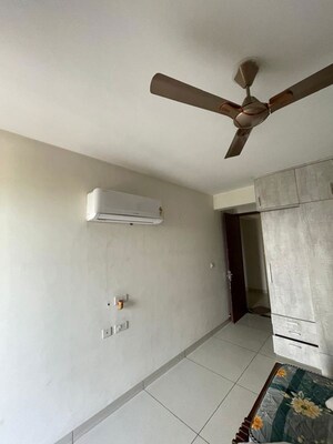 Room in 3 BHK Apartment at Allwin El Spazia, Sanauli – for Rent
