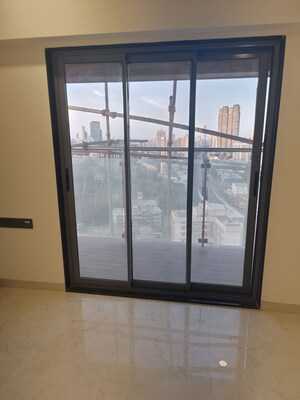 Room in 2 BHK Apartment at Crescent Silverwoods, Powai – for Rent