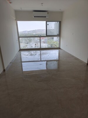 Room in 2 BHK Apartment at Crescent Silverwoods, Powai – for Rent