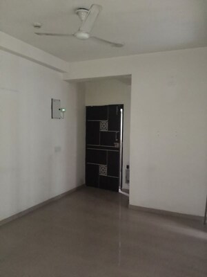 Room in 2.5 BHK Apartment at Mahagun Mywoods, Sector 16c Greater Noida – for Sale