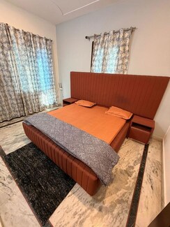 2 BHK Builder Floor For Rent in RWA Apartments Sector 45