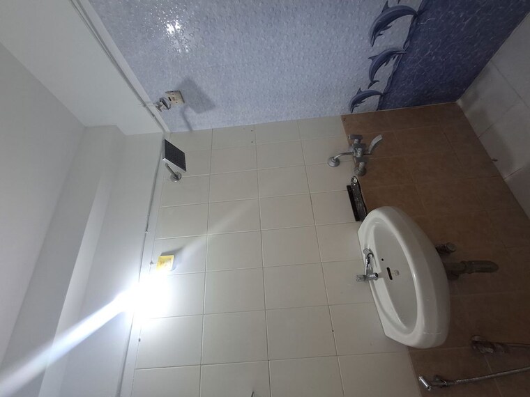 Bathroom, sheth-vasant-sagar-complex 2 Bedroom 696 Sq.Ft. Apartment In Kandivali East Mumbai 10276840