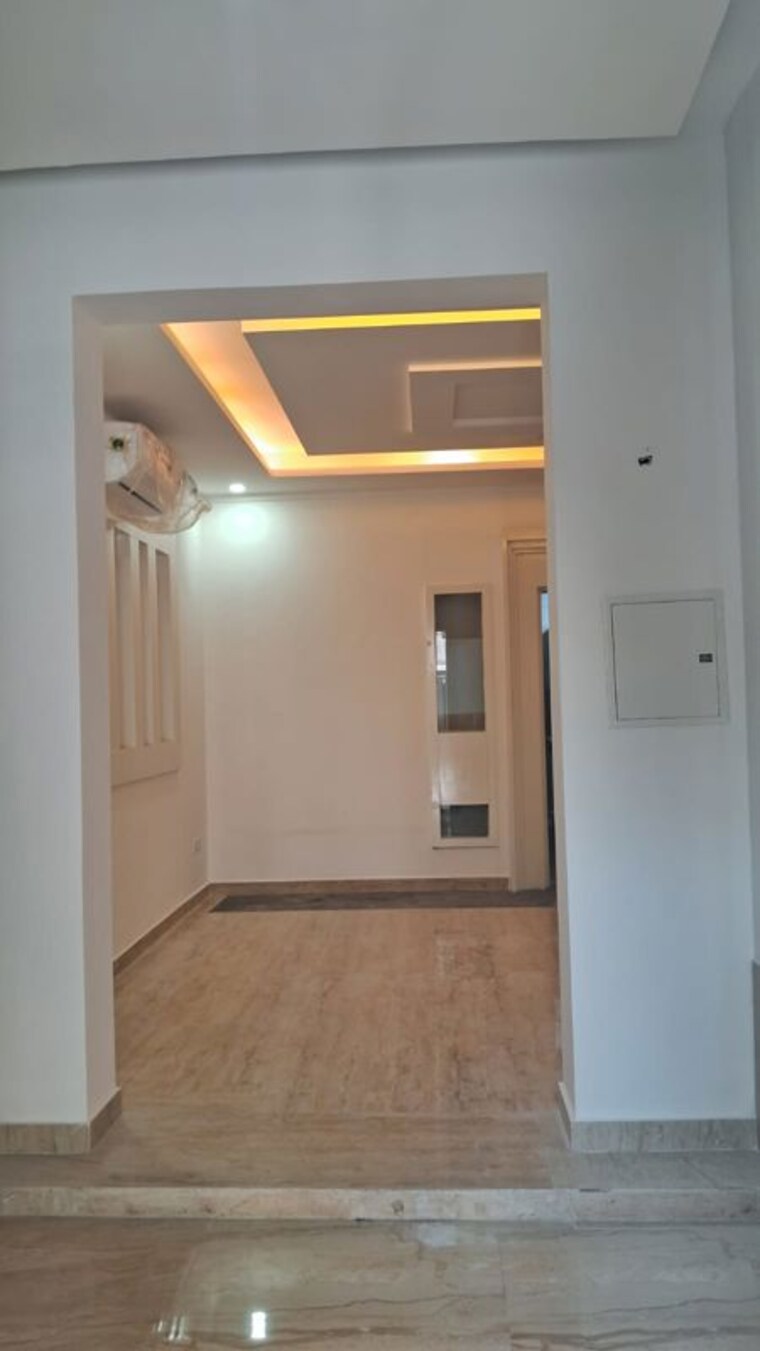 Room, dlf phase i 5 Bedroom 300 Sq.Ft. Villa In Dlf Phase I Gurgaon 10276815
