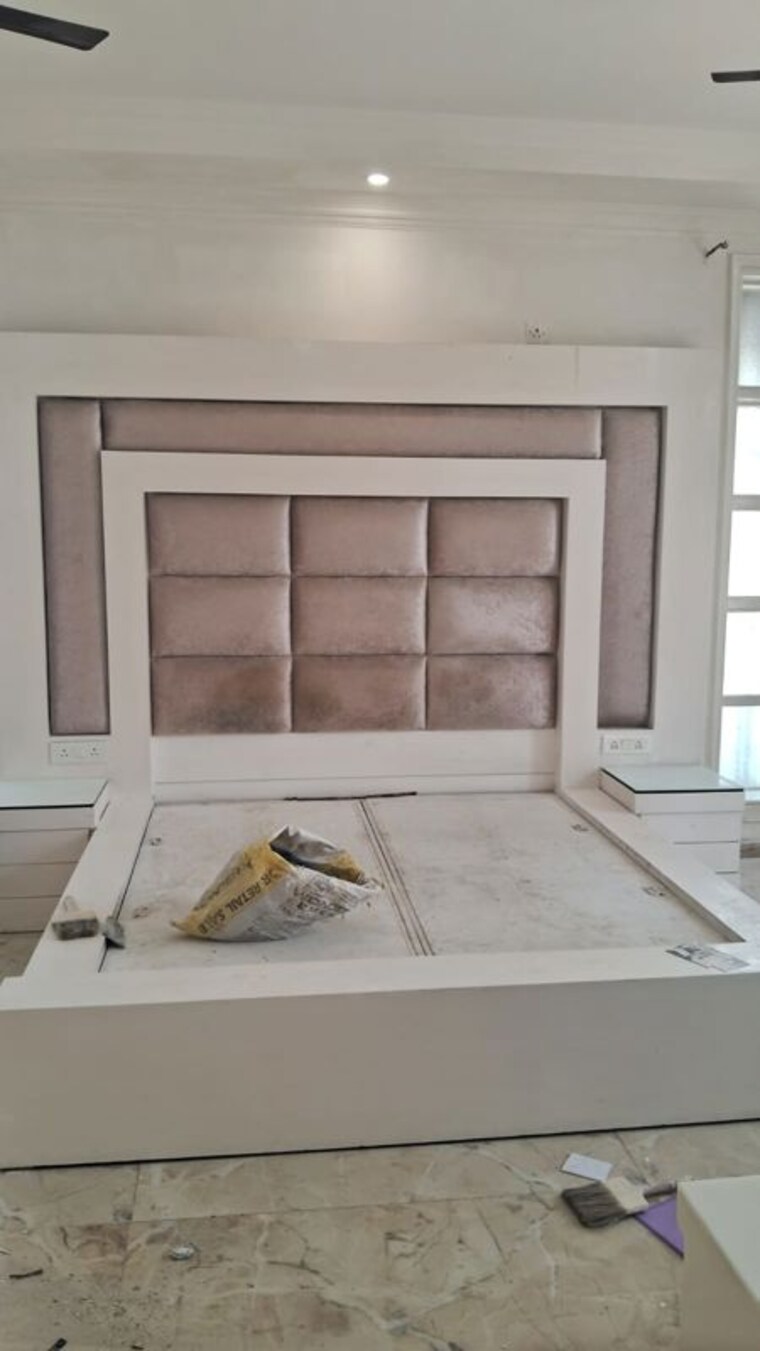 Room, dlf phase i 5 Bedroom 300 Sq.Ft. Villa In Dlf Phase I Gurgaon 10276815