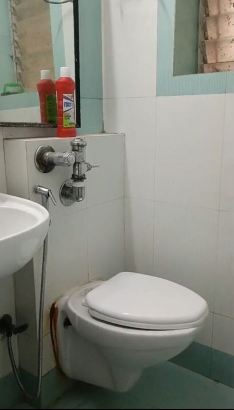 Bathroom, oakland-park 1 Bedroom 700 Sq.Ft. Apartment In Andheri West Mumbai 10276843