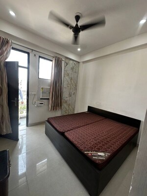 Bedroom in 2 BHK Builder Floor at Sector 52 – for Rent
