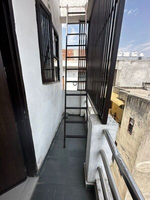 Balcony in 2 BHK Builder Floor at Sector 52 – for Rent