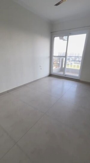 Room in 4 BHK Apartment at Malwa Escon Primera, International Airport Road – for Rent