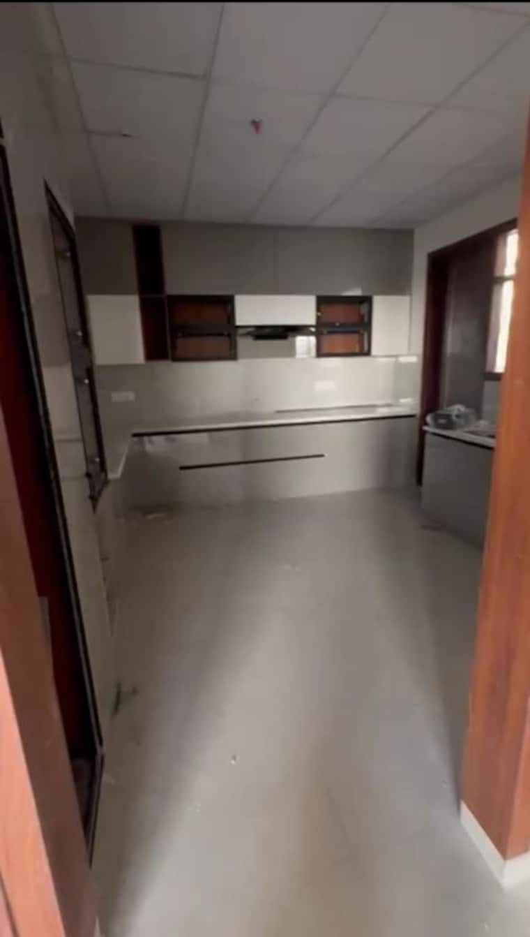 Kitchen, malwa-escon-primera 4 Bedroom 2500 Sq.Ft. Apartment In International Airport Road Zirakpur 10276874