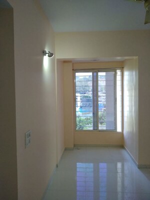 Room in 2 BHK Apartment at Group Seven Rushi Heights, Goregaon East – for Rent