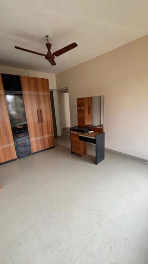 Room in 2 BHK Apartment at Willingdon Heights, Tardeo – for Sale