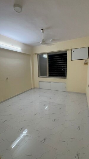 Room in 2 BHK Apartment at Evershine Millennium Paradise, Kandivali East – for Rent