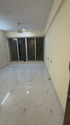 2 BHK Apartment For Rent in Evershine Millennium Paradise